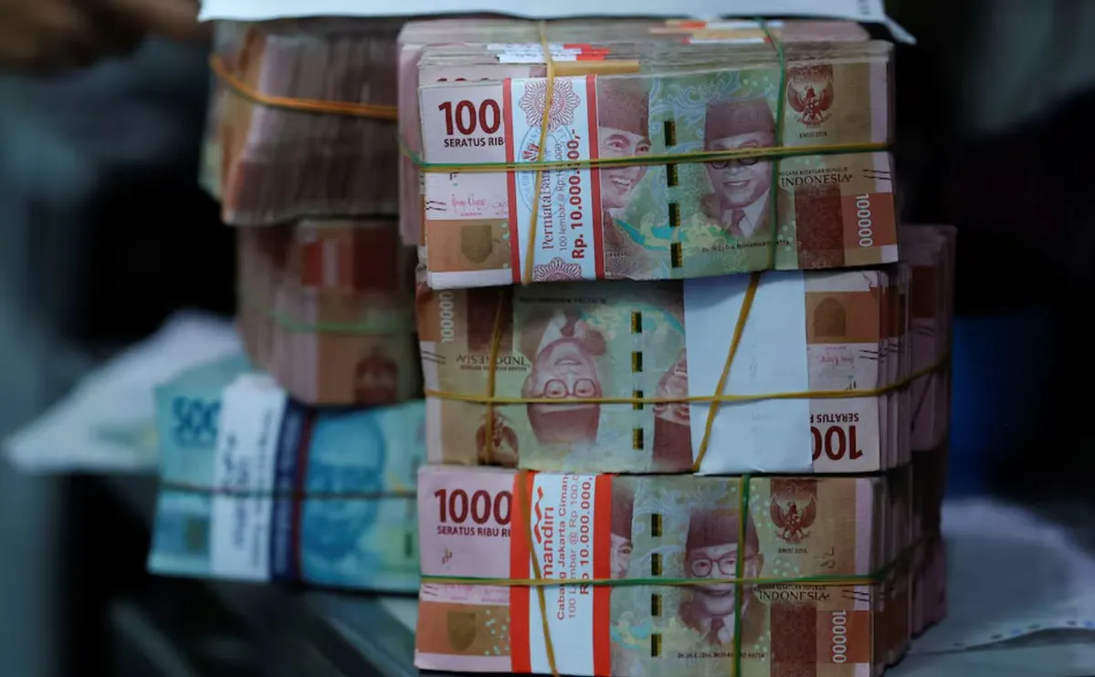 đồng Rupiah lao dốc.jpg