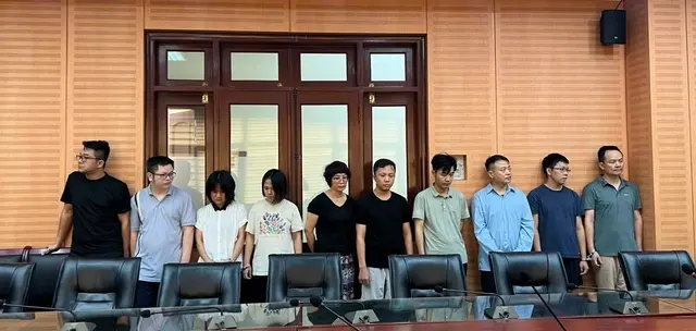 9 cộng sự và ông Bình bị bắt giam .webp