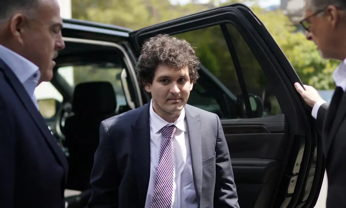 Sam Bankman-Fried tại tòa án ở New York.webp