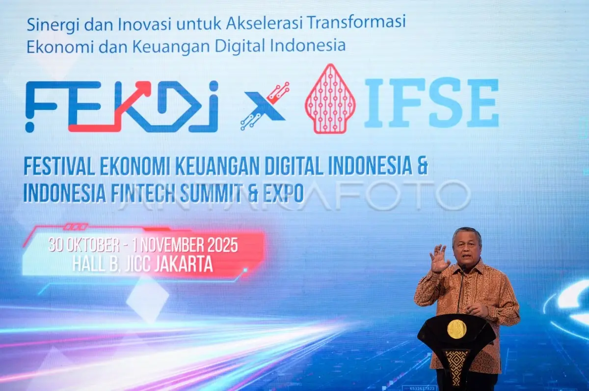 Thống đốc Ngân hàng Indonesia Perry Warjiyo tại .webp