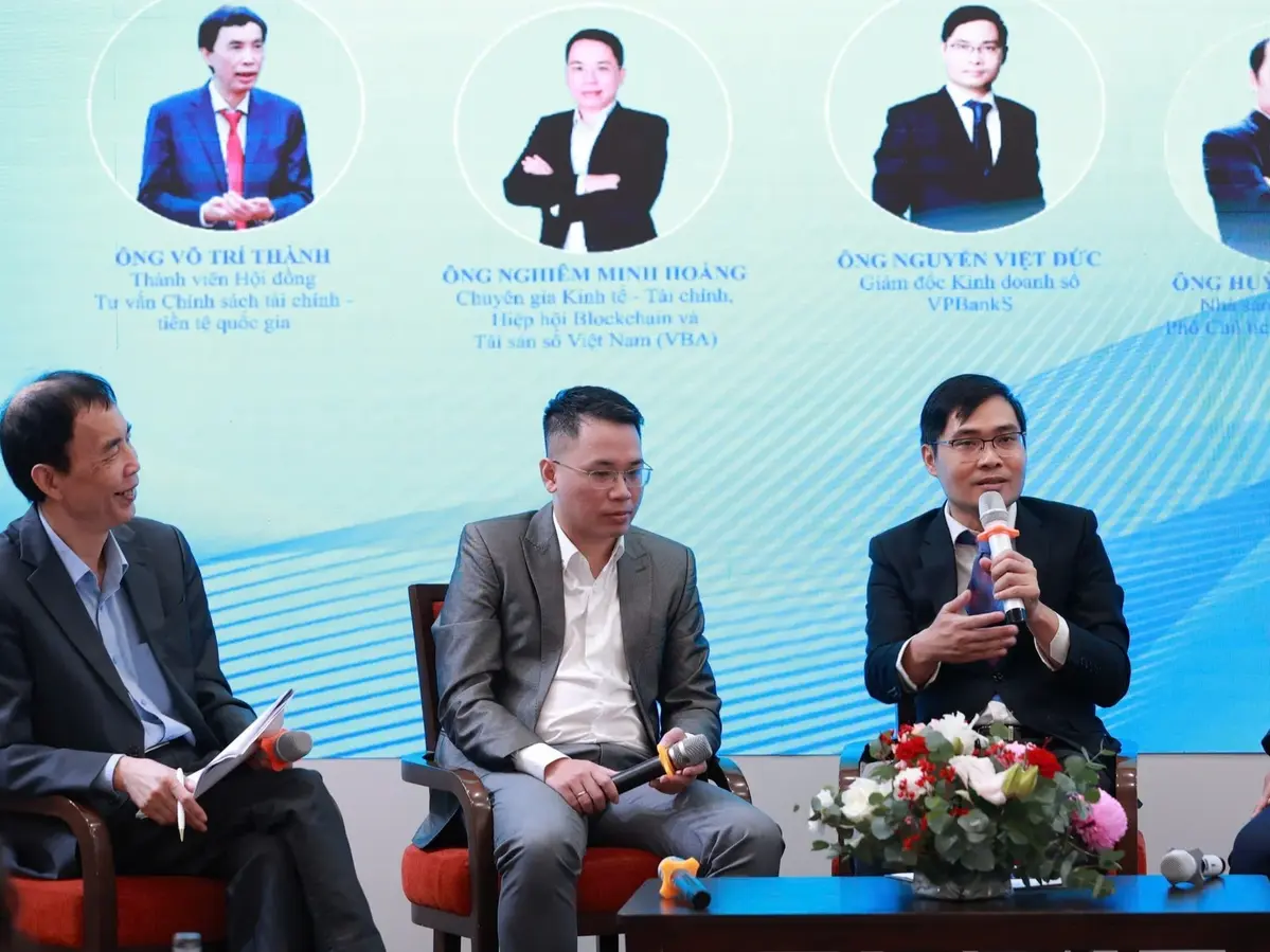 ong-nguyen-viet-duc-pld-1761143444-064102.webp-blockhay