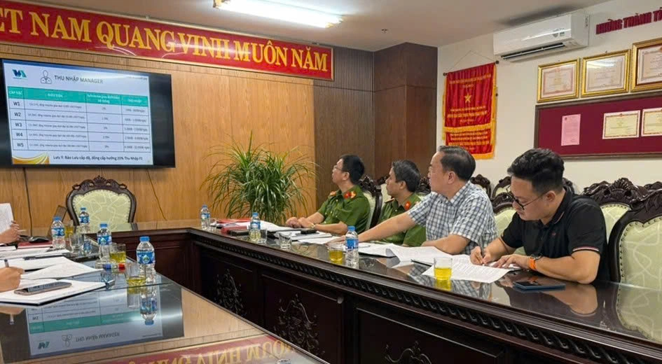 WorldMall-app-lua-dao-va-loi-canh-tinh