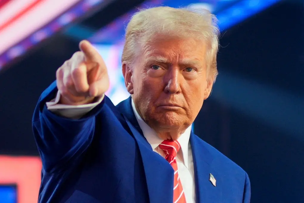 Chính quyền Trump sa thải hơn 4.100 nhân viên liên bang giữa lúc chính phủ đóng cửa