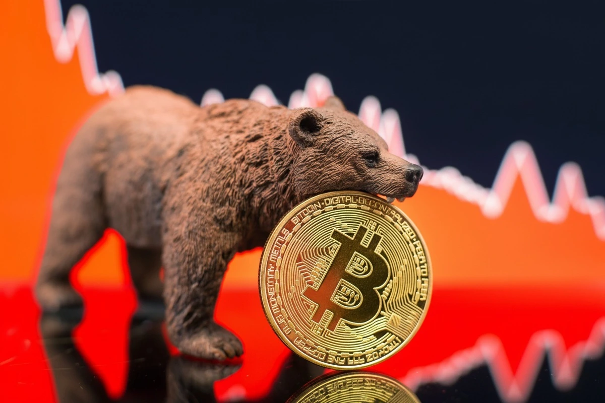 Bitcoin giảm hơn 20% từ đỉnh 126.000 USD: Downtrend 2025–2026 đang hình thành?