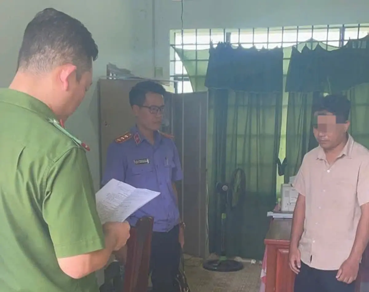 Ức-Khim-Khoan-bị-bắt