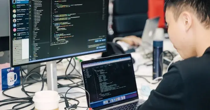 Thoi-cua-nhan-su-Luat-va-Tai-chinh-crypto-VN-Blockhay