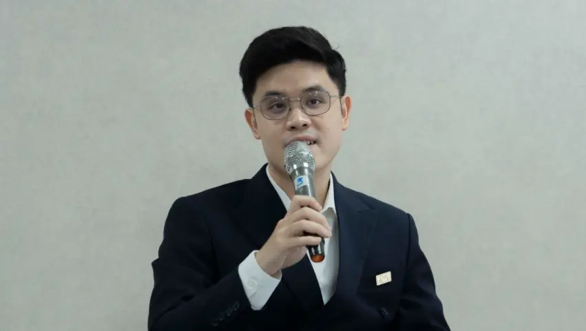 chuyen-gia-tai-chinh-dang-tu-van-dau-tu-crypto-cho-khach-hang-blockhay